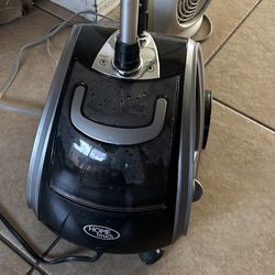 LiKE NEW Home Touch Garment Steamer  SALE SALE $ 48 🍀