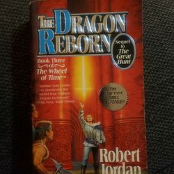 The Dragon Reborn (The Wheel of Time, Book 3) - Mass Market Paperback - GOOD