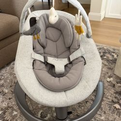 Nuna leaf grow swing with toy bar