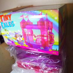 Tiny Tales Castle Connectable Hamster Home