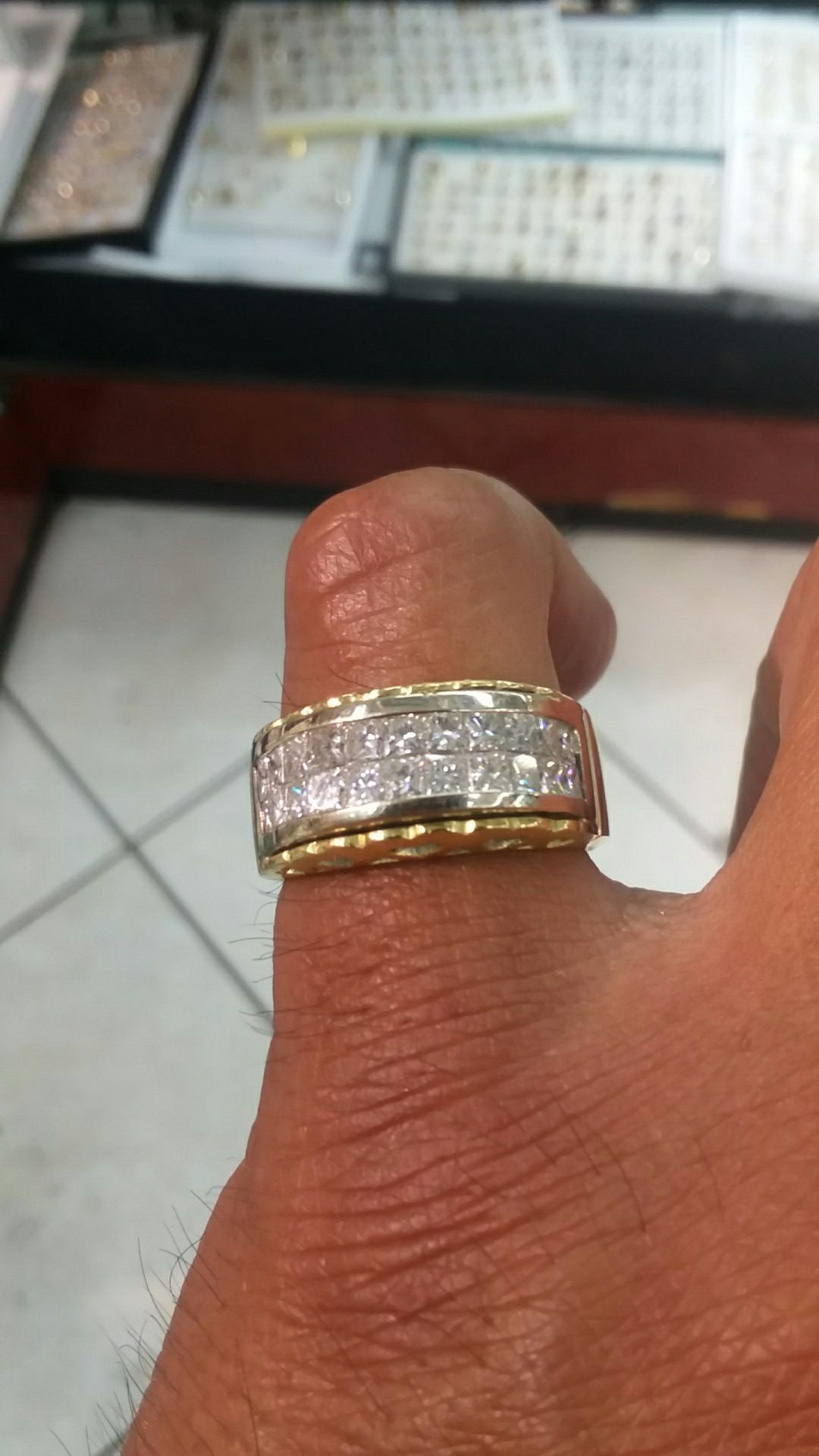 18k gold ring 16.8 grams 2 ct vs princess cut