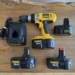 DeWalt Drill + 4 Batteries + Charger 