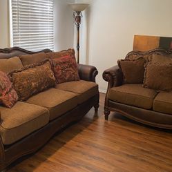 VERY NICE!!! LIVING ROOM SET!!! SOFA & LOVE SEAT!!!