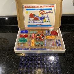 Elenco Snap Circuits Jr. SC-100 Electronics Exploration STEM Kit