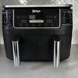 Ninja Air Fryer (Like New)