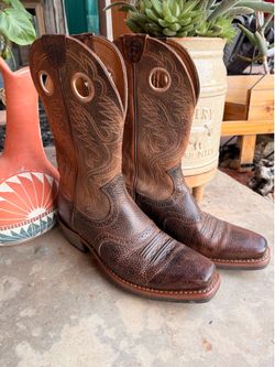 ARIAT COWBOY BOOTS