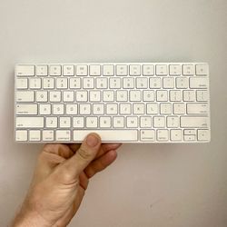FIRM PRICE - Apple Magic Keyboard 2 Rechargeable Wireless Bluetooth Keyboard 