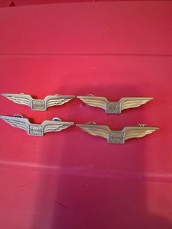 4 sets of Flight attendant Wings