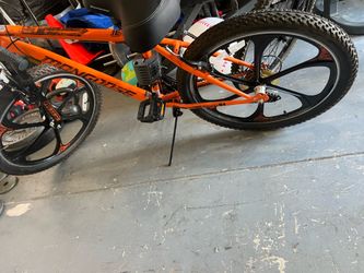$100 don’t know size come check out