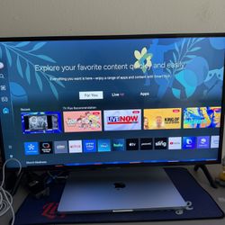 Samsung - 32” Class Q60D Series QLED 4K Smart Tizen TV (2024)