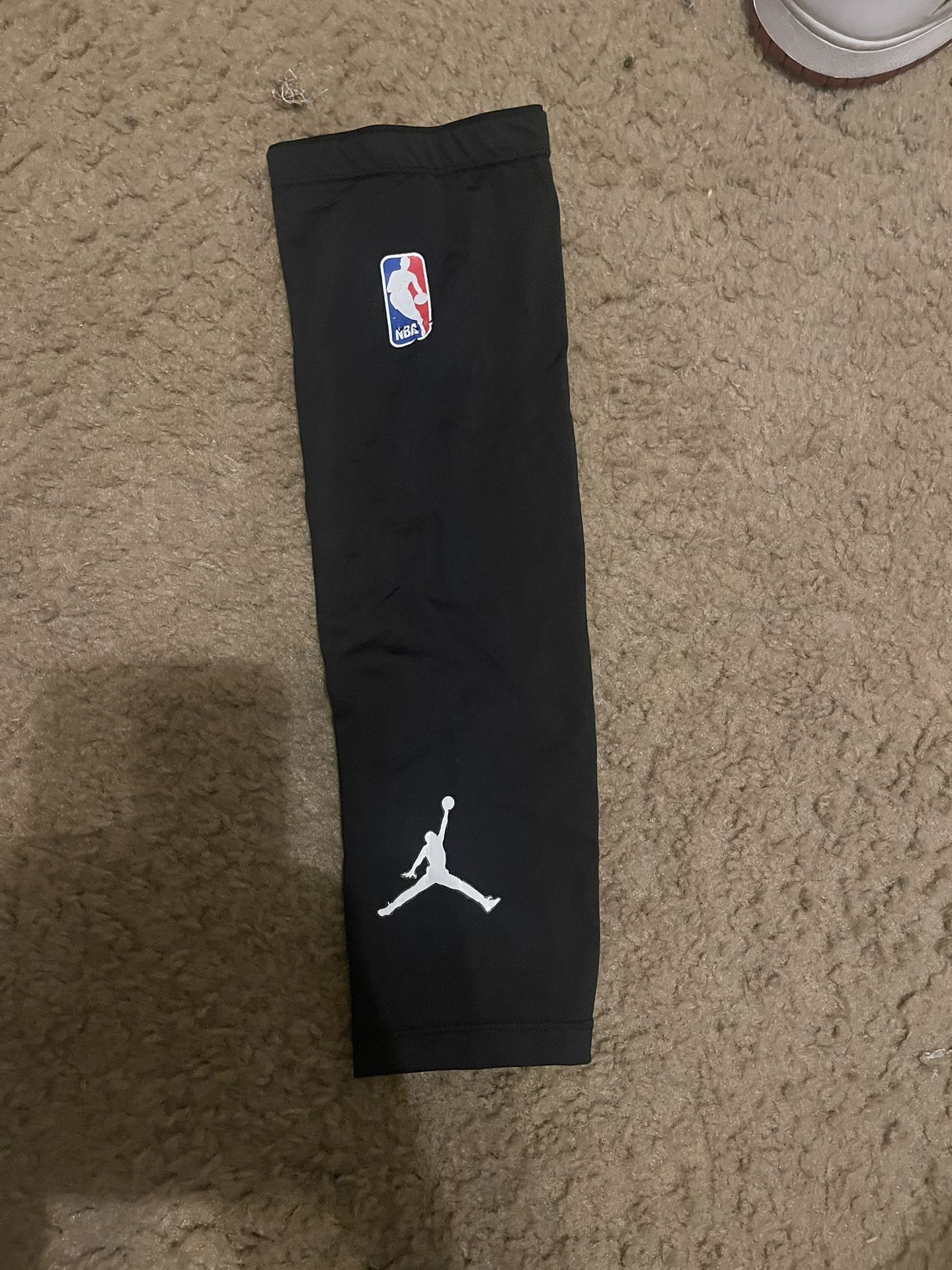 Hornets Official NBA Arm Sleeve (half)