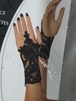 Black Lace Fingerless Gloves