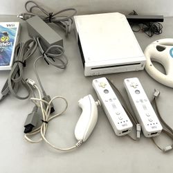 Nintendo Wii Console RVL-001 Bundle Controllers