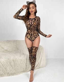 Women Halloween Costume NWOT SIZE M