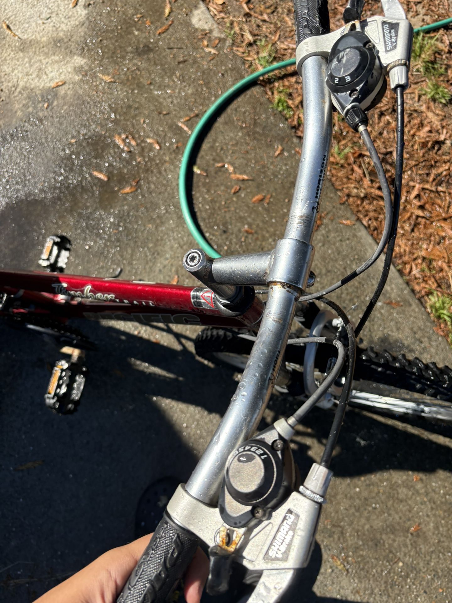 BIKE FOR SELL THE HANDLE BARS ARE BROKE
