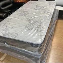 Set Twin Size Mattress And Box Spring 