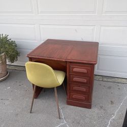 Vintage Solid Wood Desk w/ Chair - Escritorio Vintage de Madera Maciza Con Silla
