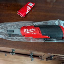 3/8 Cordless Ratchet M12 Milwaukee 