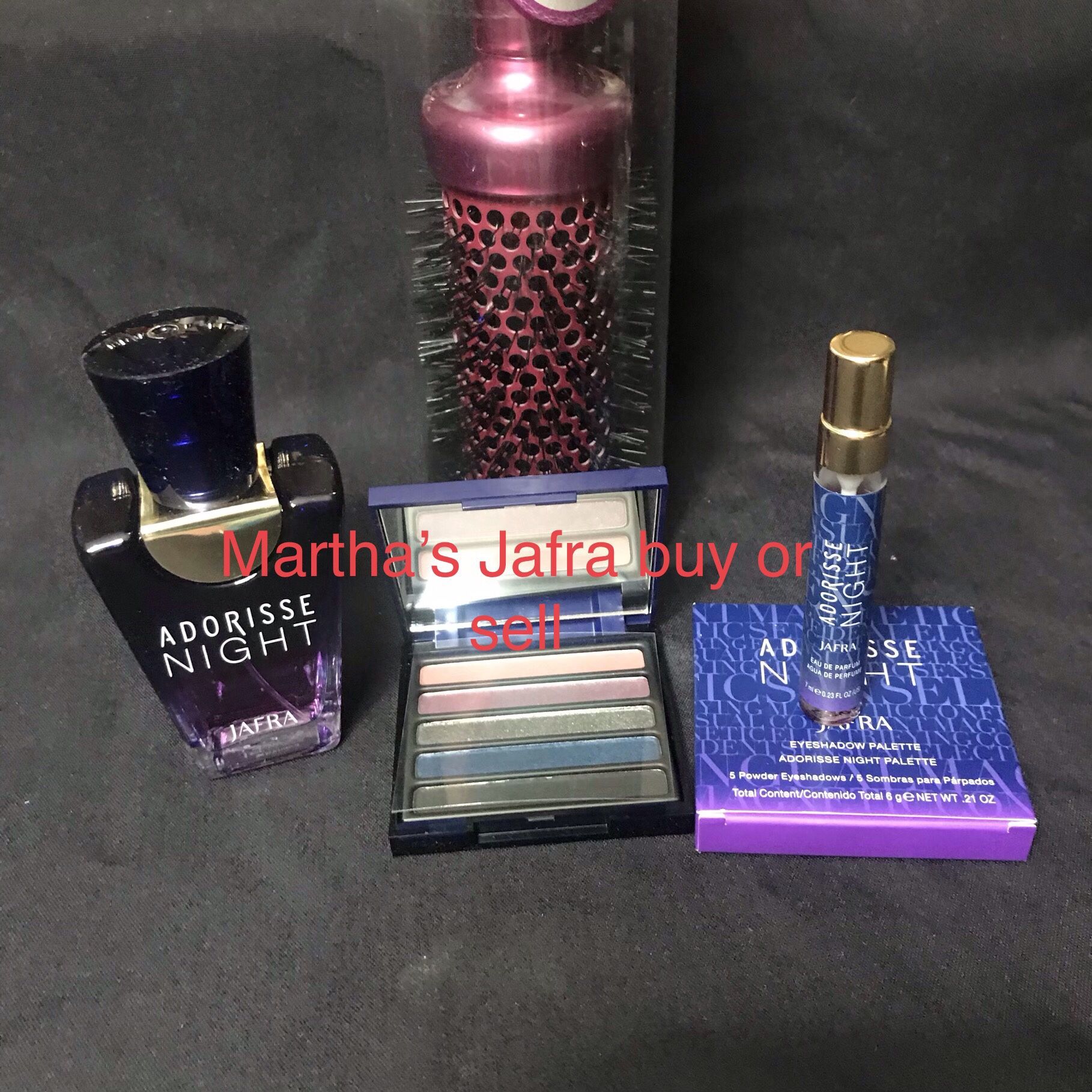 JAFRA FREE HAIR BRUSH FROM ME. OR BUY IT FOR $10.00 4 SIZES TO CHOOSE FROM. SET IS $69.99 ONLY 1 LEFT EYE SHADOW IS $35 ALONE HABLO ESPAÑOL