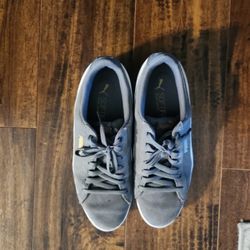 Womens Size 10 Puma Tennis Shoe