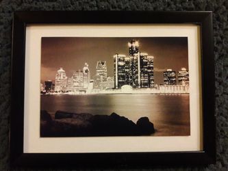 DOWNTOWN DETROIT SKYLINE PICTURE