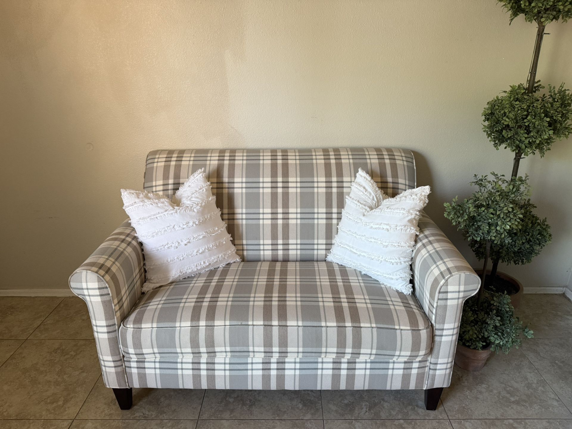 Farmhouse Loveseat Settee