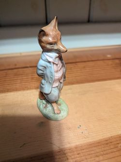 BESWICK BEATRIX POTTER FIGURINE - Foxy Whiskered Gentleman