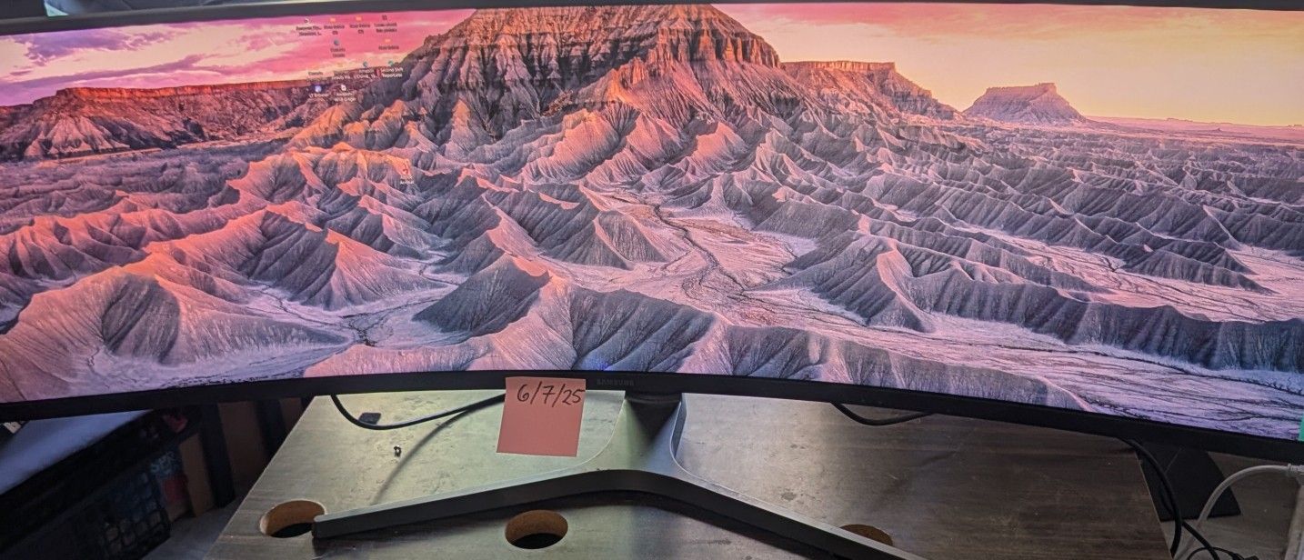 SAMSUNG CRG9 (49 Inch) QHD super ultrawide monitor curved