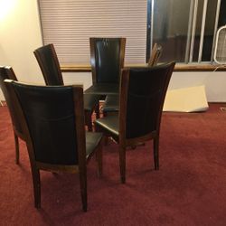 Dining Table And 6 Chair 