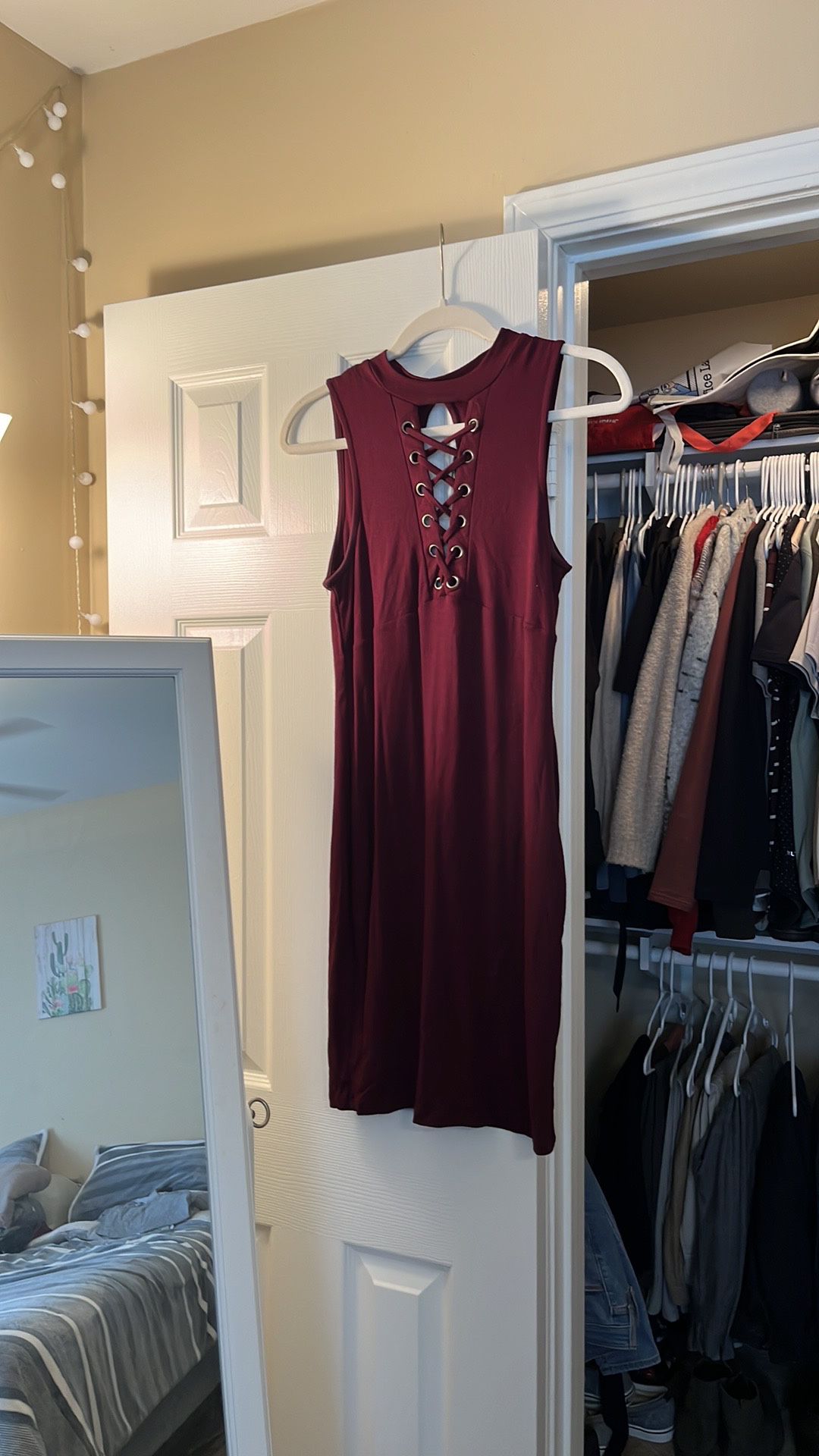 Sleeveless Maroon Dress