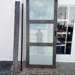 Sliding barn door