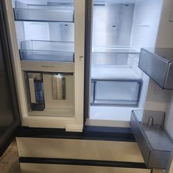  Bespoke Four-door Refrigerator Samsung 