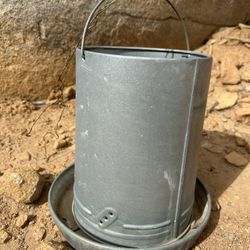 Galvanized Metal Poultry/Chicken Feeder