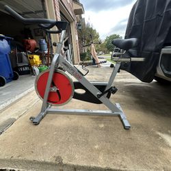 Like New Stamina CPS 9200 Indoor Exercise Spin cycling bike - Used only a handful of times. Just been sitting in the garage.