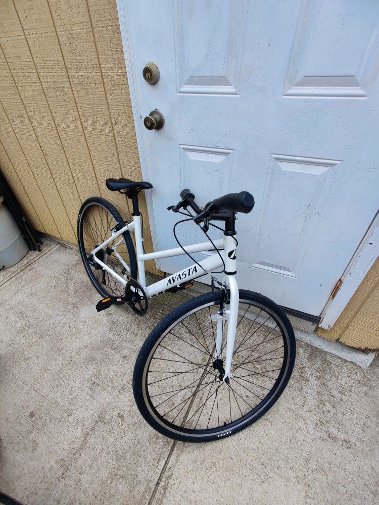 AVASTA Populus Road Hybrid Bike for Women with Kickstand, Lightweight Step  Through 700c Aluminum Alloy Frame, 7 Speed Drivetrain, Multiple Colors