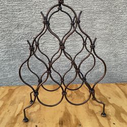 Decorative Bronze Brown Metal Towel Holder Wine Rack 