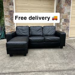 Modern Black Leather Sectional Sofa with Chaise Lounge - Stylish and Comfortable!