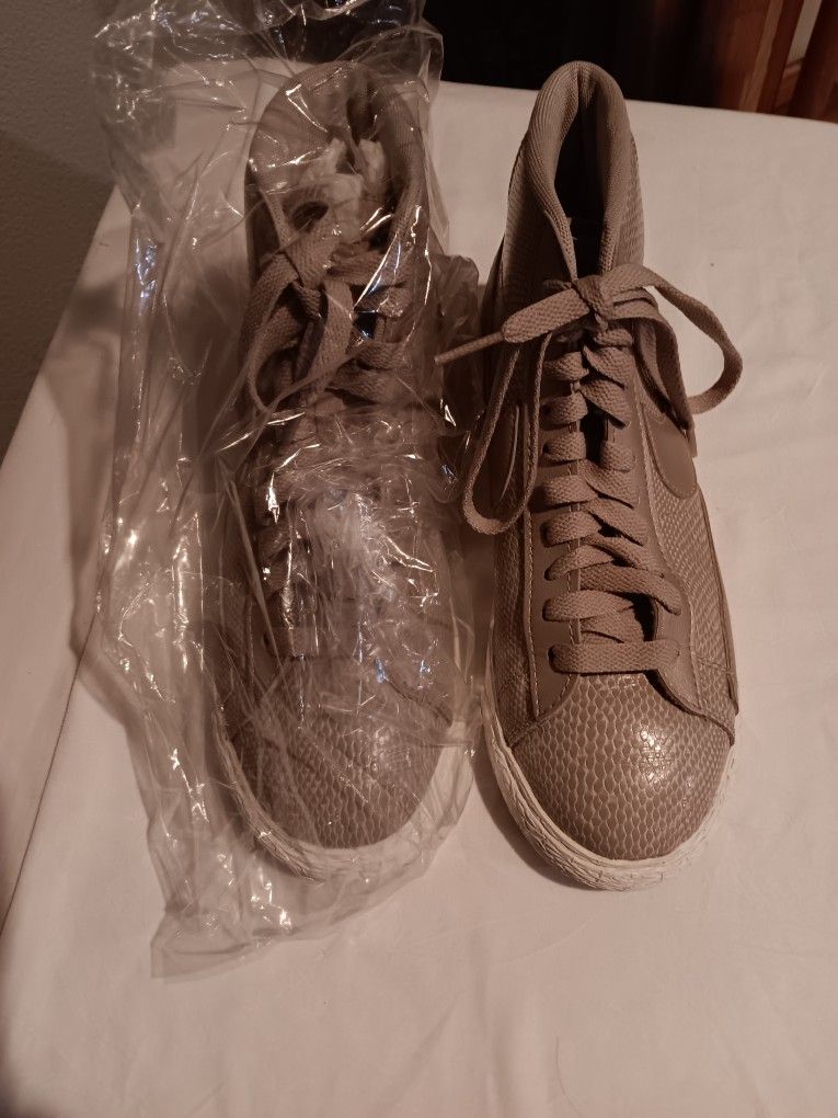 Girls Nike Mid Leather BLAZERS