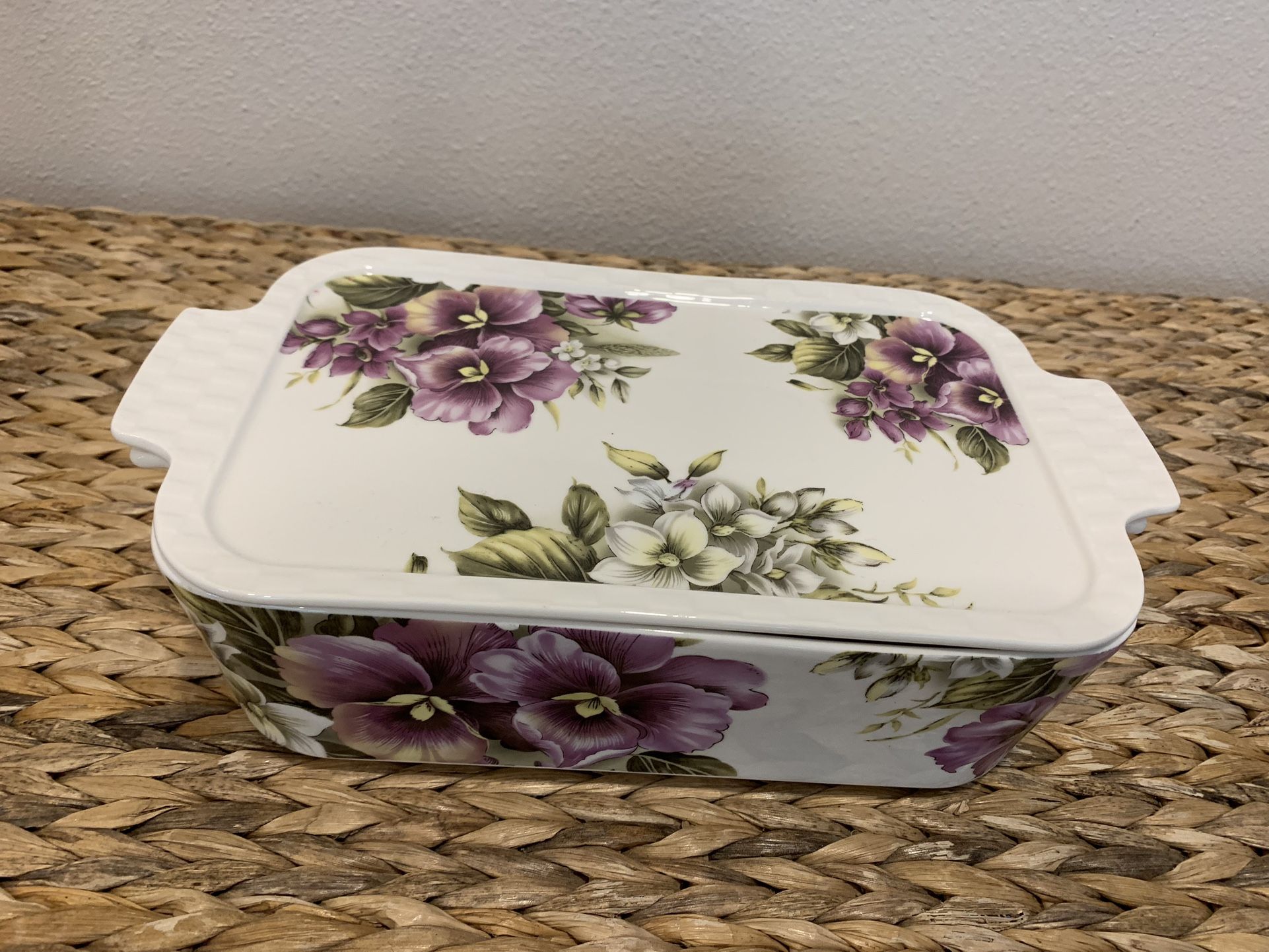 GRACE Purple flower Porcelain Bakeware w/ lid - Pretty Country Kitchen Cookware - Simi Valley