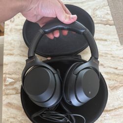 Sony WH-1000XM4 Headphones 
