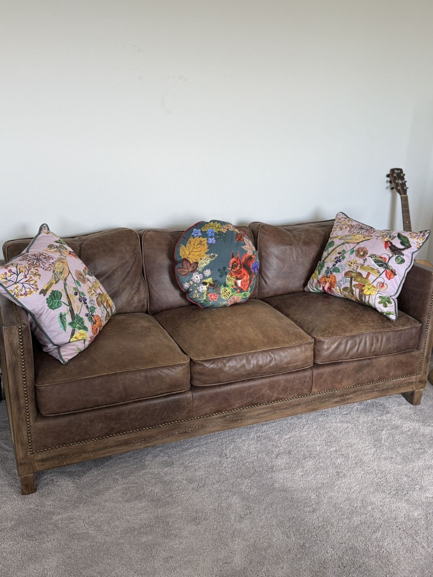 Moes, Darlington Brown Living Room Set.