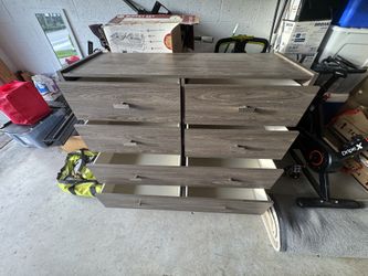 MUST GO TODAY 8 Drawer Dresser $75 O.b.o