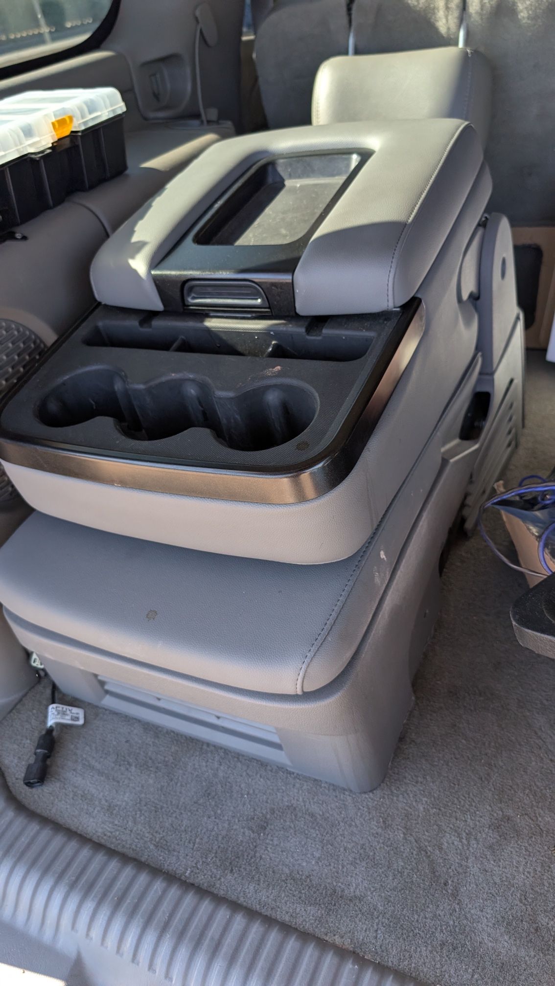 Chevy GMC Trucks Jump Seat Center Console Leather