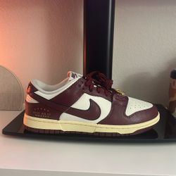 Wmns Nike Dunk Low SE 