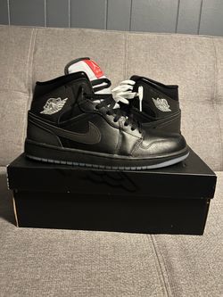Air Jordan 1 mid SE