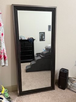 Standing wall mirror