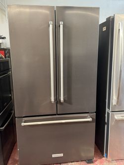 Refrigerator 
