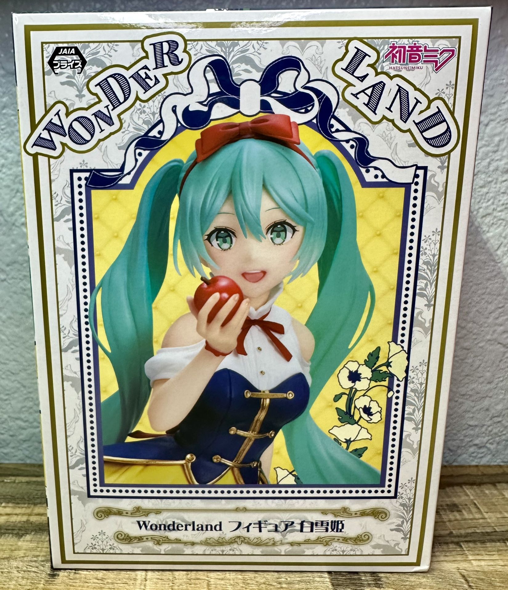 New & Sealed: Hatsune Miku Wonderland Snow White Figure