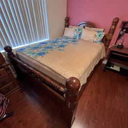 Wood Bed set And Mirror