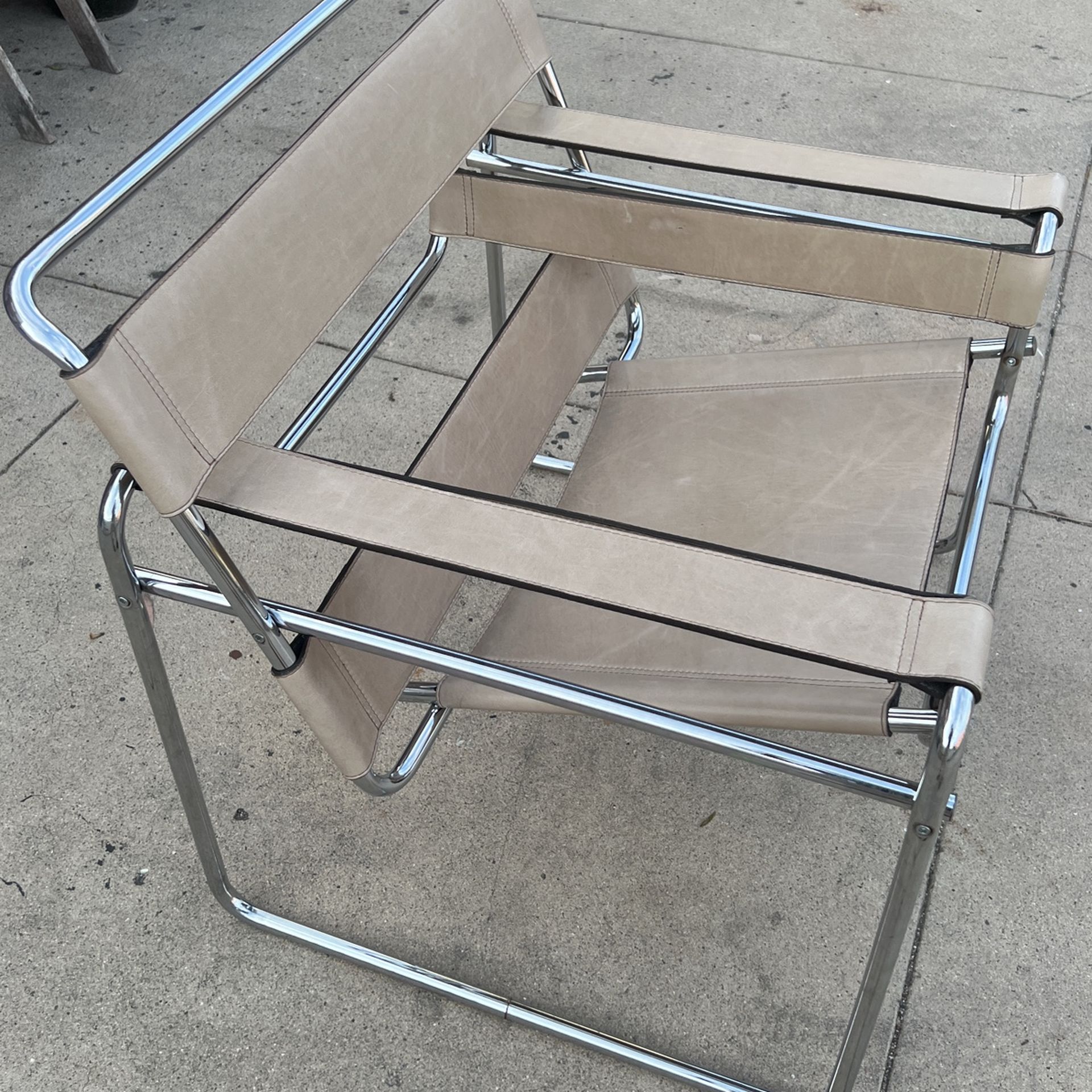 Wassily Chair With New Realy Leather